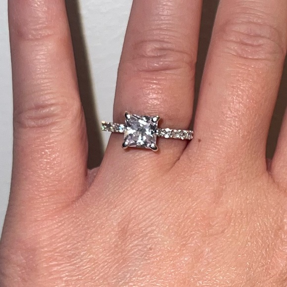 14k white gold ring cubic zirconia size 6.5 silver diamond bling rhinestone cute - Picture 2 of 6